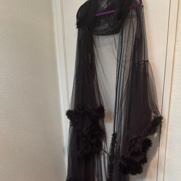 Club EXX OS Elegant Black Sheer Shawl - Picture 1 of 2